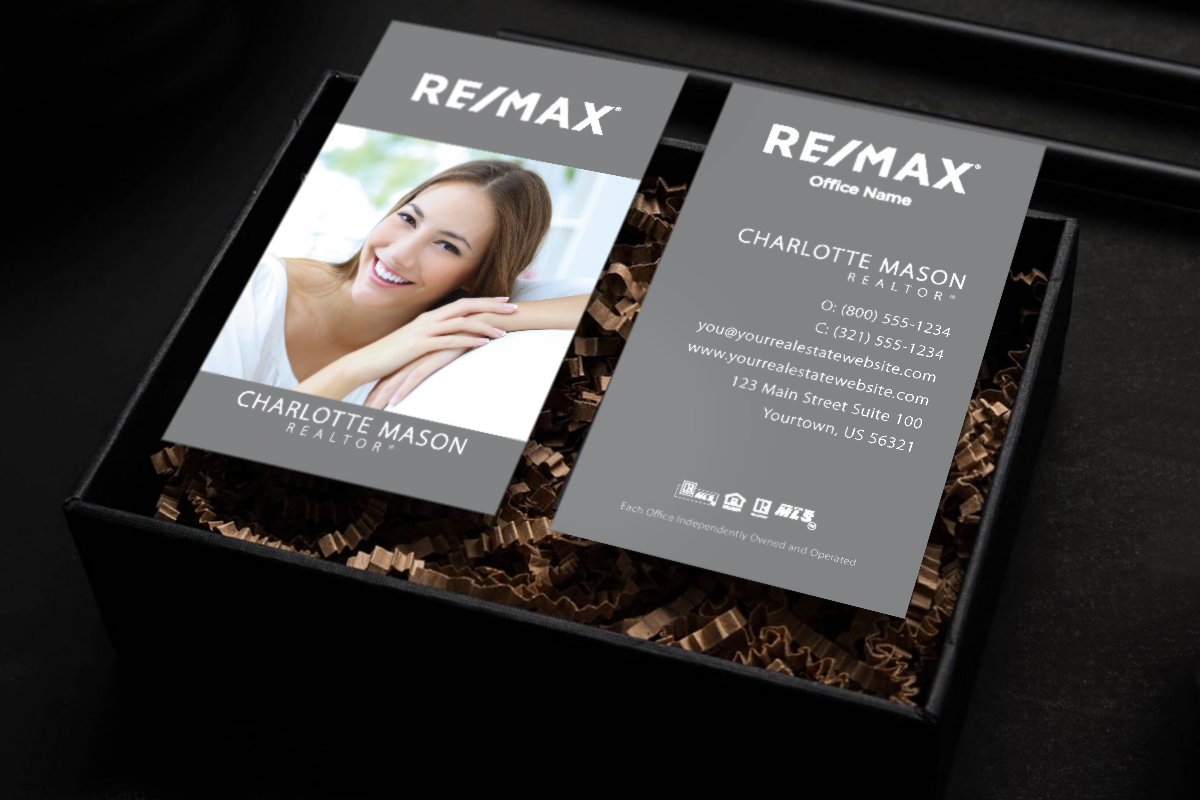 Simple, professional, agent-focused RE/MAX business cards display understated elegance